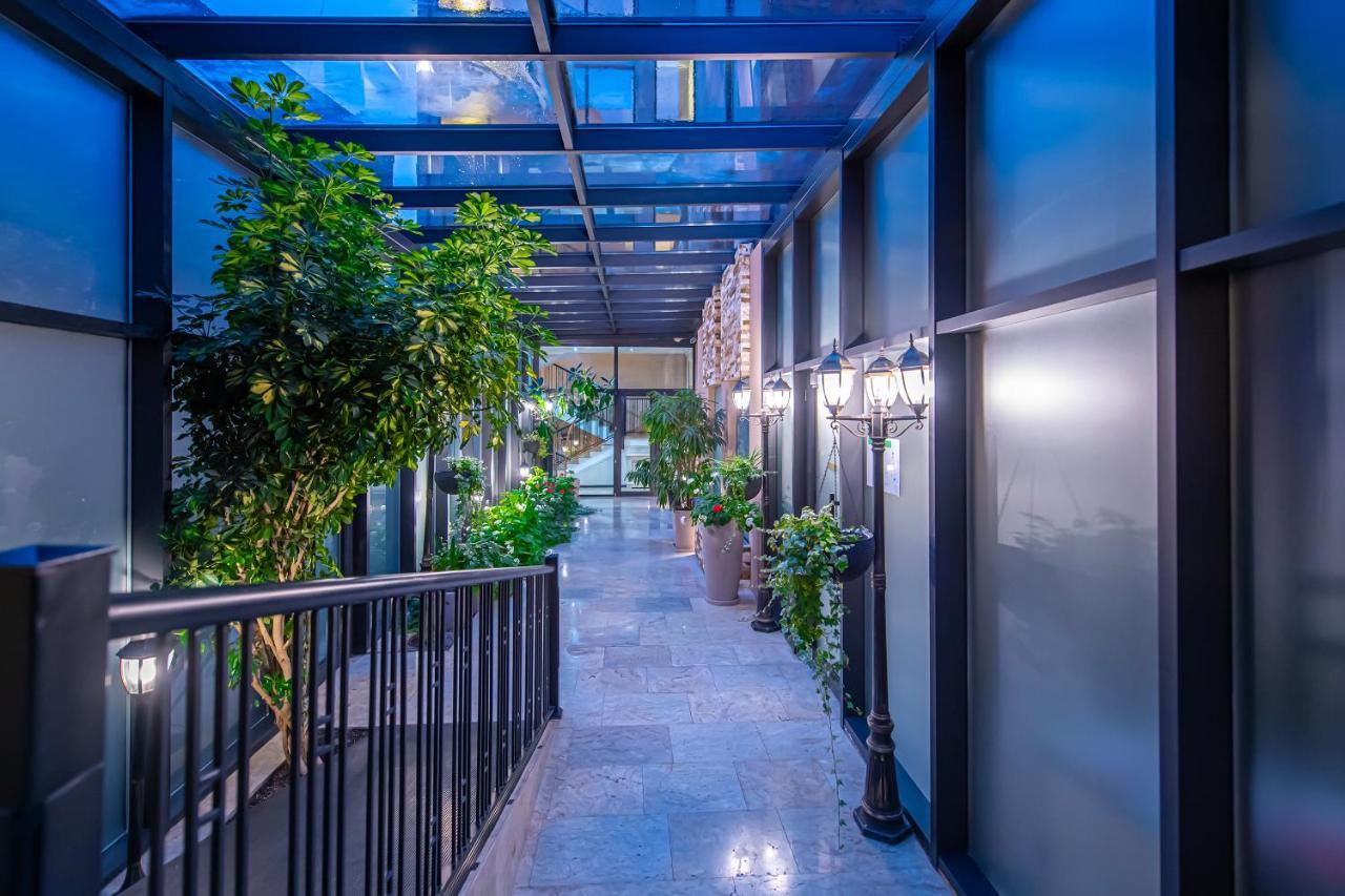 Reikartz Avlabari Tbilisi Hotel Exterior photo